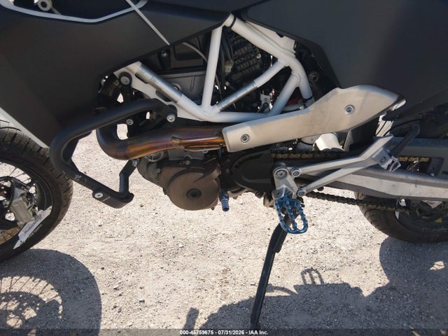 Husqvarna Supermoto 701 2018 VBKUSV409JM714849 Image 9
