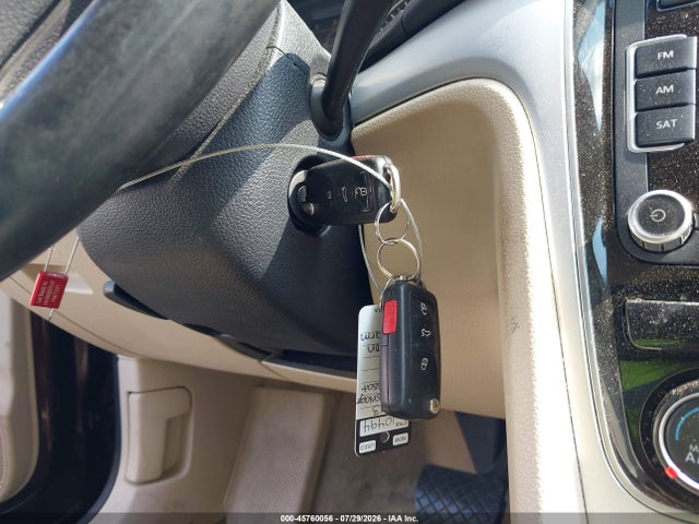 2013 Volkswagen Passat 2.5l Se მანქანა იყიდება აუქციონზე, vin: 1VWBP7A37DC123589, აუქციონის ნომერი: 45760056