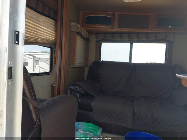 Продажа на аукционе авто 2015 Forest River Avenger, vin: 5ZT2AVSB6FB908160, номер лота: 45760106