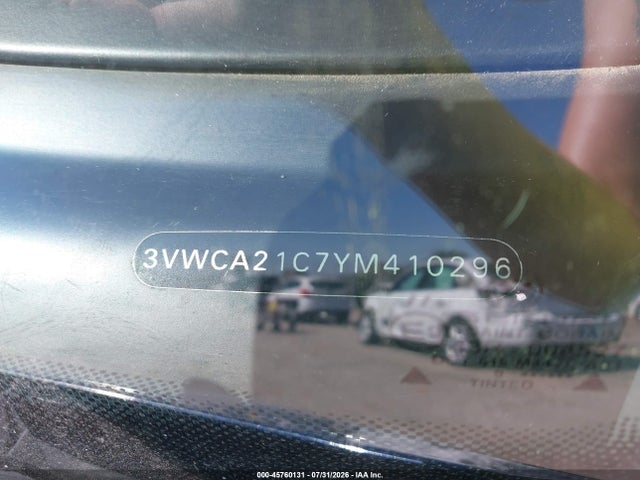2000 Volkswagen New Beetle Gls მანქანა იყიდება აუქციონზე, vin: 3VWCA21C7YM410296, აუქციონის ნომერი: 45760131