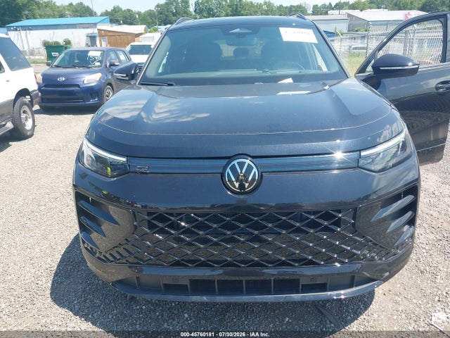 Aukcja sprzedaży 2025 Volkswagen Tiguan 2.0t Se R-line Black, vin: 3VVGR7RM0SM007325, numer aukcji: 45760181