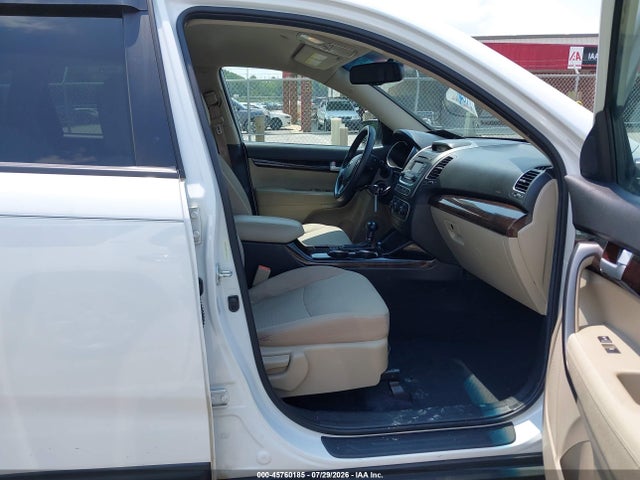 Продажа на аукционе авто 2015 Kia Sorento Lx, vin: 5XYKT3A61FG591110, номер лота: 45760185