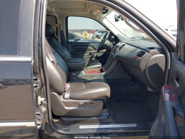 Продажа на аукционе авто 2011 Cadillac Escalade Premium, vin: 1GYS3CEF7BR289238, номер лота: 45760198