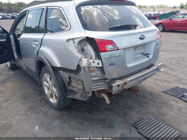 Auction sale of the 2013 Subaru Outback 2.5i Premium, vin: 4S4BRBCCXD3249132, lot number: 45760202