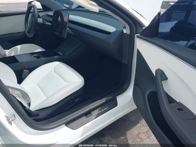 45760296 :رقم المزاد ، 5YJ3E1EA0RF795121 vin ، 2024 Tesla Model 3 مزاد بيع