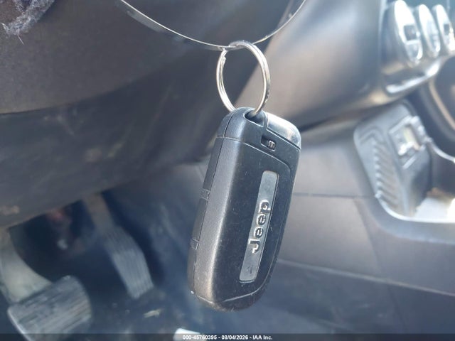 Продаж на аукціоні авто 2015 Jeep Renegade Latitude, vin: ZACCJABT4FPB86409, номер лоту: 45760395