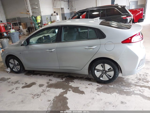 2020 Hyundai Ioniq Hybrid Blue მანქანა იყიდება აუქციონზე, vin: KMHC65LC8LU221739, აუქციონის ნომერი: 45760408
