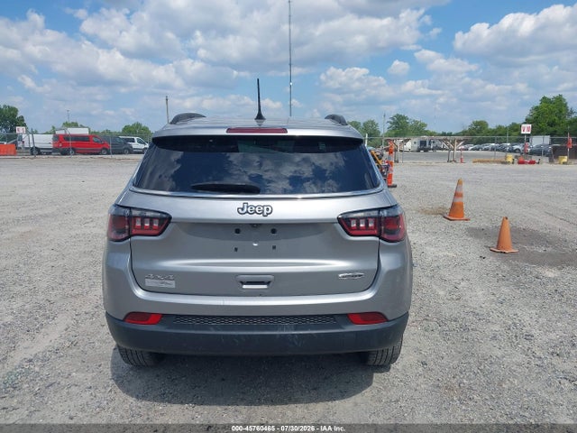 2022 Jeep Compass Latitude Lux 4x4 მანქანა იყიდება აუქციონზე, vin: 3C4NJDFB5NT135908, აუქციონის ნომერი: 45760465