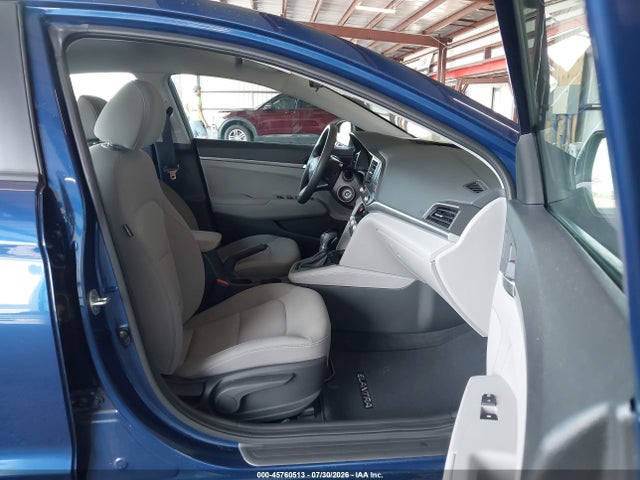 Продажа на аукционе авто 2020 Hyundai Elantra Se, vin: 5NPD74LF8LH615875, номер лота: 45760513