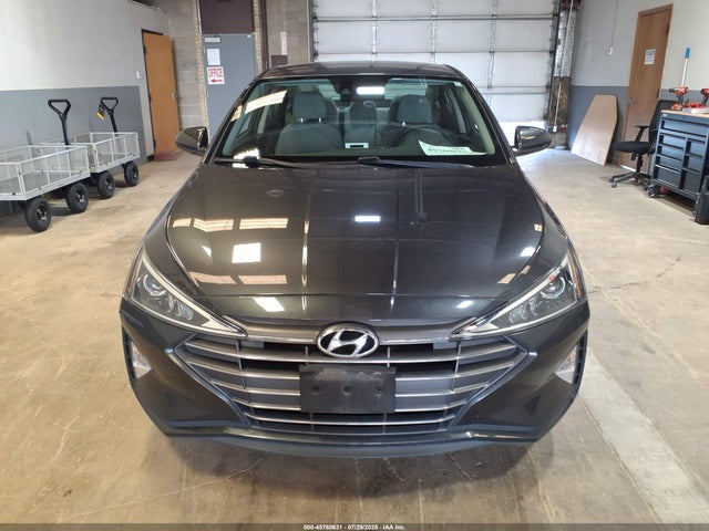2020 Hyundai Elantra Se მანქანა იყიდება აუქციონზე, vin: 5NPD74LF0LH613988, აუქციონის ნომერი: 45760631