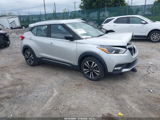 45760697 :رقم المزاد ، 3N1CP5CU0JL525250 vin ، 2018 Nissan Kicks Sr مزاد بيع