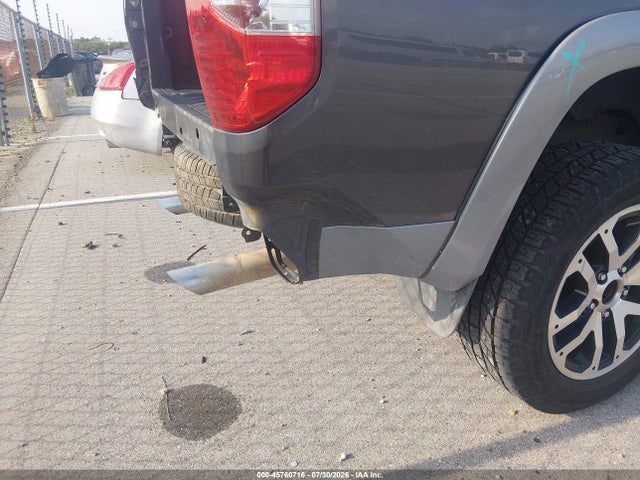 5TFFY5F17FX175667 Toyota Tundra Limited 5.7l V8