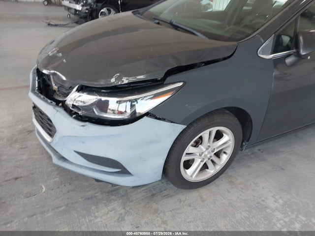 45760958 :رقم المزاد ، 3G1BE6SMXJS643018 vin ، 2018 Chevrolet Cruze Lt Auto مزاد بيع