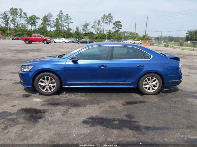 2017 Volkswagen Passat 1.8t S მანქანა იყიდება აუქციონზე, vin: 1VWAT7A3XHC041014, აუქციონის ნომერი: 45760966