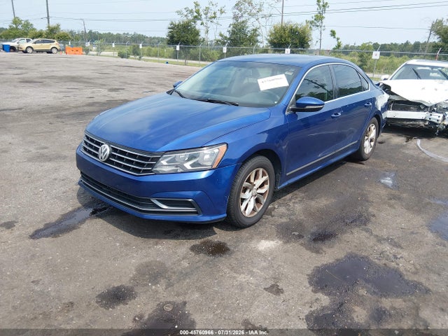 2017 Volkswagen Passat 1.8t S მანქანა იყიდება აუქციონზე, vin: 1VWAT7A3XHC041014, აუქციონის ნომერი: 45760966