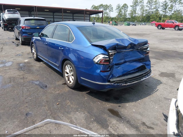 2017 Volkswagen Passat 1.8t S მანქანა იყიდება აუქციონზე, vin: 1VWAT7A3XHC041014, აუქციონის ნომერი: 45760966