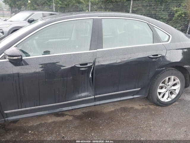 Aukcja sprzedaży 2017 Volkswagen Passat 1.8t S, vin: 1VWAT7A39HC081570, numer aukcji: 45761020