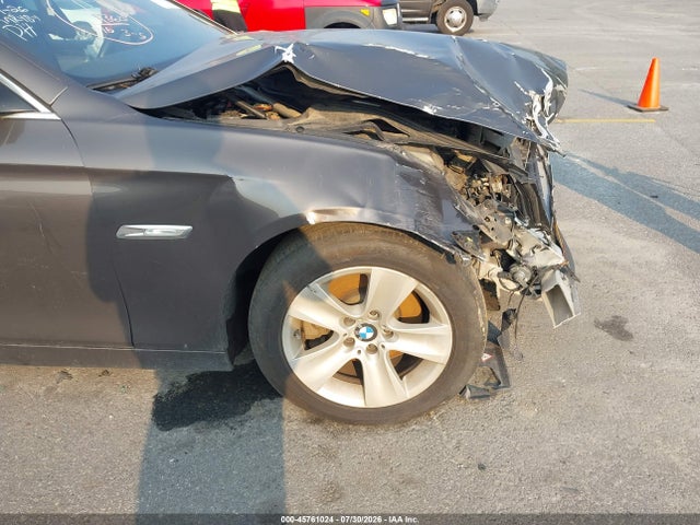 45761024 :رقم المزاد ، WBAFR1C54BC741683 vin ، 2011 Bmw 528i مزاد بيع