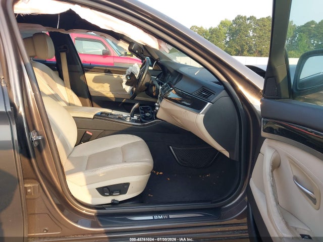 45761024 :رقم المزاد ، WBAFR1C54BC741683 vin ، 2011 Bmw 528i مزاد بيع