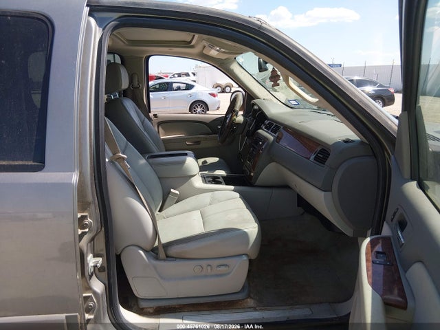 45761026 :رقم المزاد ، 1GNFC16J97R172810 vin ، 2007 Chevrolet Suburban Ltz مزاد بيع