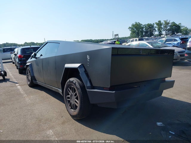 45761164 :رقم المزاد ، 7G2CEHED3SA063679 vin ، 2025 Tesla Cybertruck All-wheel Drive مزاد بيع