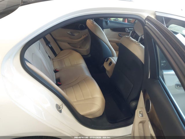 45761190 :رقم المزاد ، 55SWF4KB4GU103253 vin ، 2016 Mercedes-benz C 300 4matic مزاد بيع