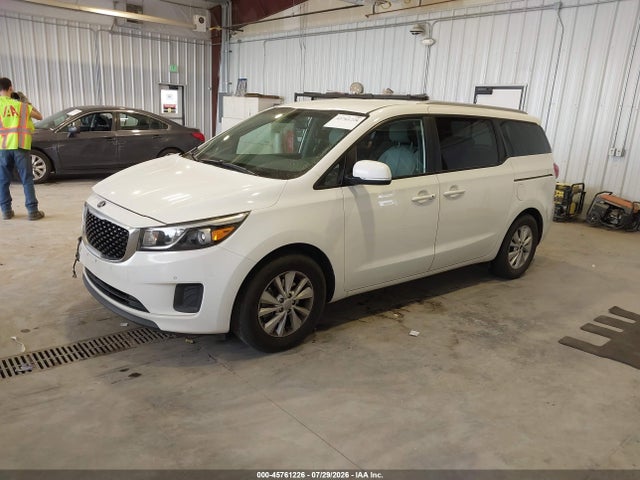 KIA SEDONA LX 2017 KNDMB5C16H6249523 Image 2