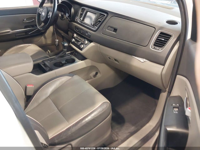 KIA SEDONA LX 2017 KNDMB5C16H6249523 Image 5