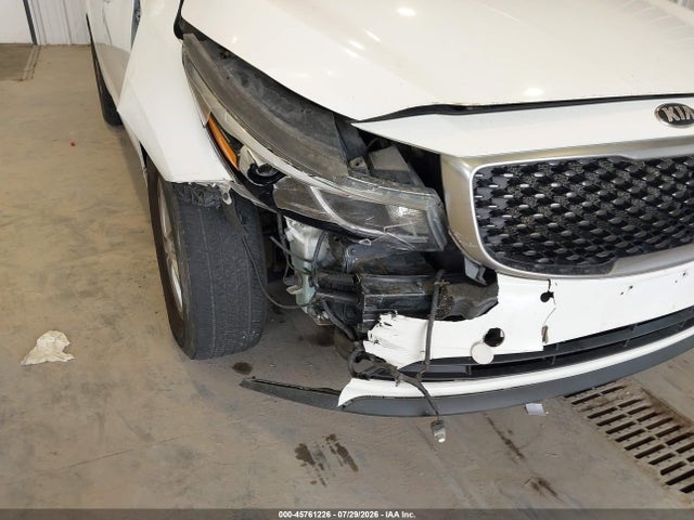 KIA SEDONA LX 2017 KNDMB5C16H6249523 Image 6