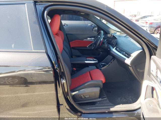 BMW X1 M35i 2024 WBX13EF0XR5Y30195 Image 5
