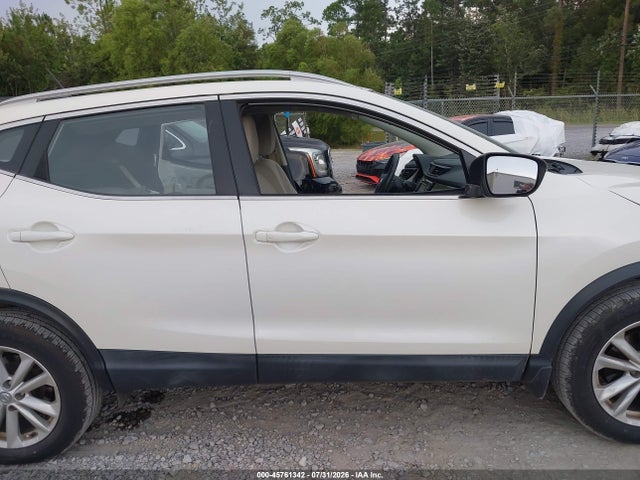 JN1BJ1CP3JW107226 Nissan Rogue Sport Sv