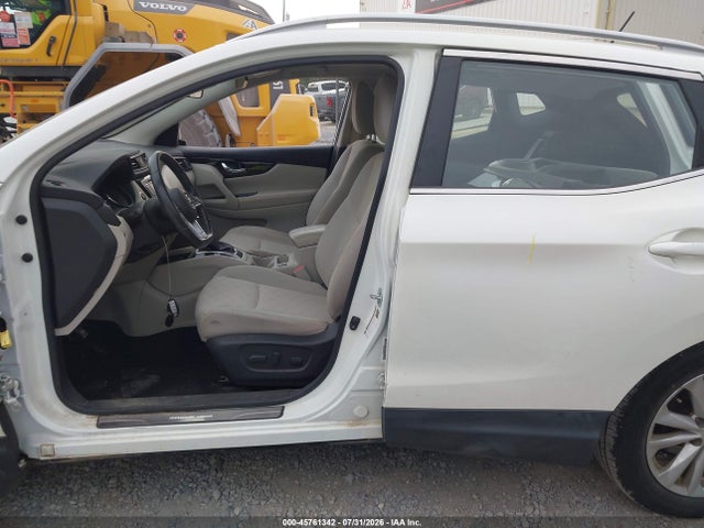 JN1BJ1CP3JW107226 Nissan Rogue Sport Sv