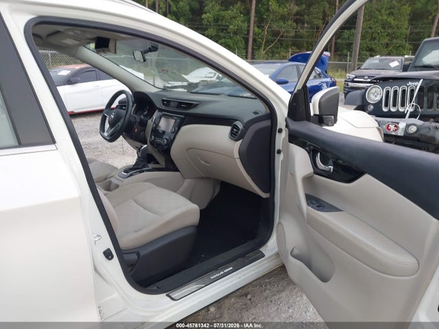 JN1BJ1CP3JW107226 Nissan Rogue Sport Sv