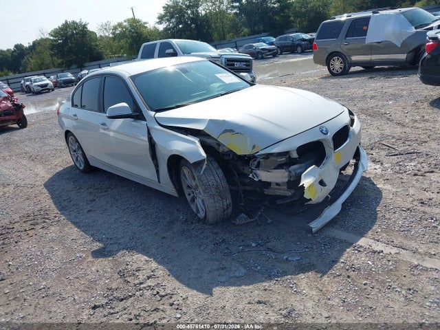 2014 Bmw 320i მანქანა იყიდება აუქციონზე, vin: WBA3B1C53EK131825, აუქციონის ნომერი: 45761410