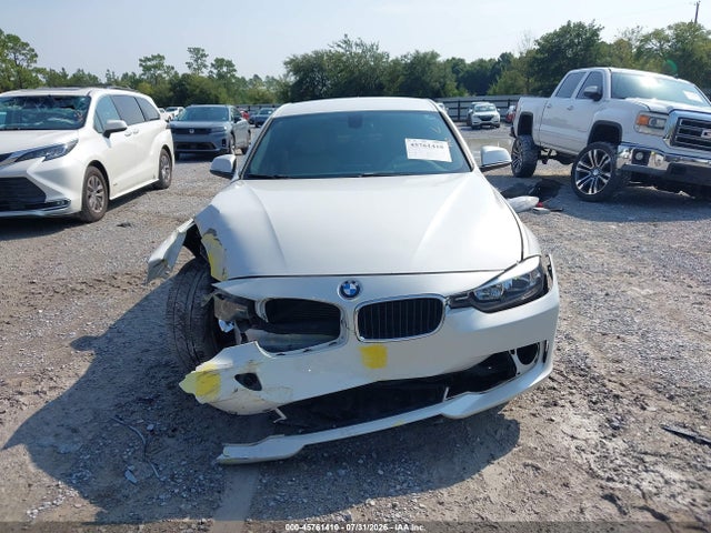 2014 Bmw 320i მანქანა იყიდება აუქციონზე, vin: WBA3B1C53EK131825, აუქციონის ნომერი: 45761410