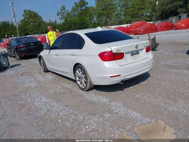 2014 Bmw 320i მანქანა იყიდება აუქციონზე, vin: WBA3B1C53EK131825, აუქციონის ნომერი: 45761410