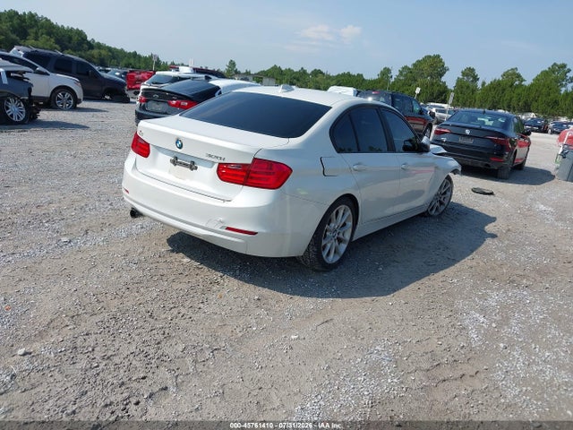 2014 Bmw 320i მანქანა იყიდება აუქციონზე, vin: WBA3B1C53EK131825, აუქციონის ნომერი: 45761410
