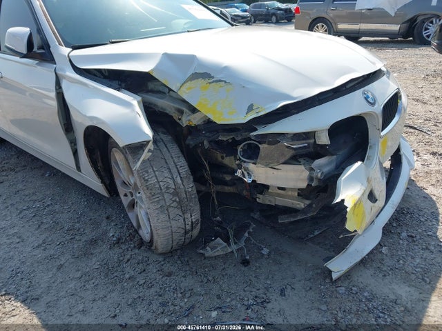 2014 Bmw 320i მანქანა იყიდება აუქციონზე, vin: WBA3B1C53EK131825, აუქციონის ნომერი: 45761410