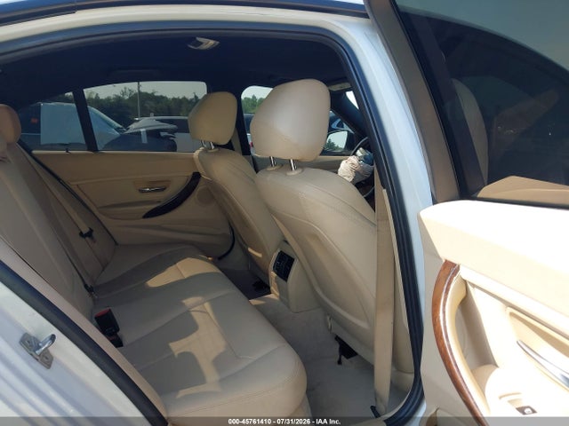 2014 Bmw 320i მანქანა იყიდება აუქციონზე, vin: WBA3B1C53EK131825, აუქციონის ნომერი: 45761410