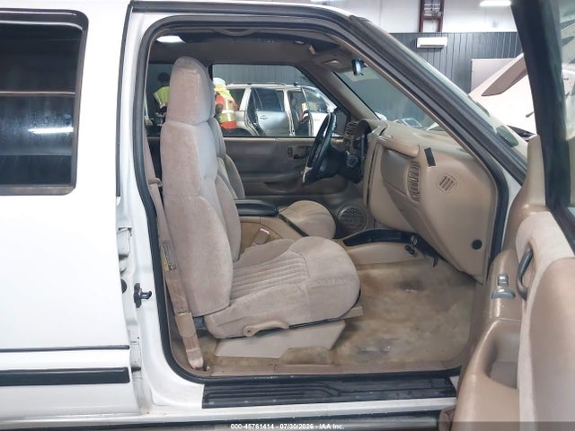 Продаж на аукціоні авто 2002 Chevrolet Blazer Ls, vin: 1GNDT13W52K151803, номер лоту: 45761414