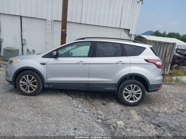 Продажа на аукционе авто 2018 Ford Escape Se, vin: 1FMCU9GD5JUD08561, номер лота: 45761418