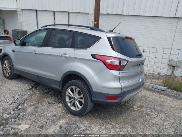 Продажа на аукционе авто 2018 Ford Escape Se, vin: 1FMCU9GD5JUD08561, номер лота: 45761418