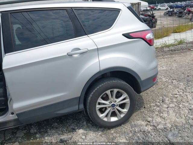 Продажа на аукционе авто 2018 Ford Escape Se, vin: 1FMCU9GD5JUD08561, номер лота: 45761418