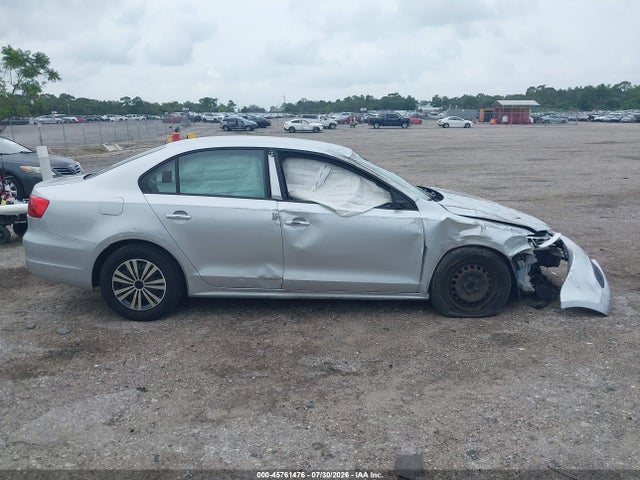2014 Volkswagen Jetta 2.0l S მანქანა იყიდება აუქციონზე, vin: 3VW2K7AJ0EM231677, აუქციონის ნომერი: 45761476
