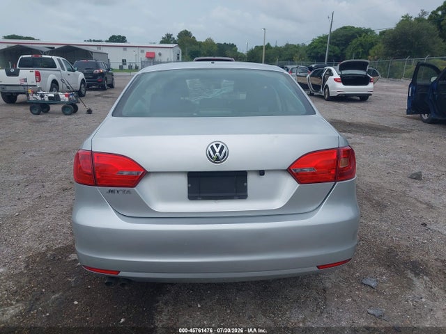 2014 Volkswagen Jetta 2.0l S მანქანა იყიდება აუქციონზე, vin: 3VW2K7AJ0EM231677, აუქციონის ნომერი: 45761476