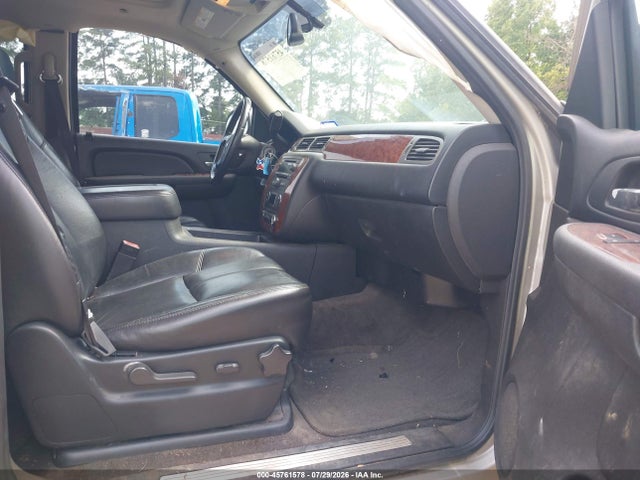 2008 Chevrolet Suburban 1500 Lt მანქანა იყიდება აუქციონზე, vin: 1GNFC16058R230436, აუქციონის ნომერი: 45761578