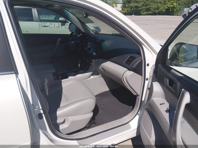 Продаж на аукціоні авто 2012 Toyota Highlander Se V6, vin: 5TDBK3EH9CS142979, номер лоту: 45761579