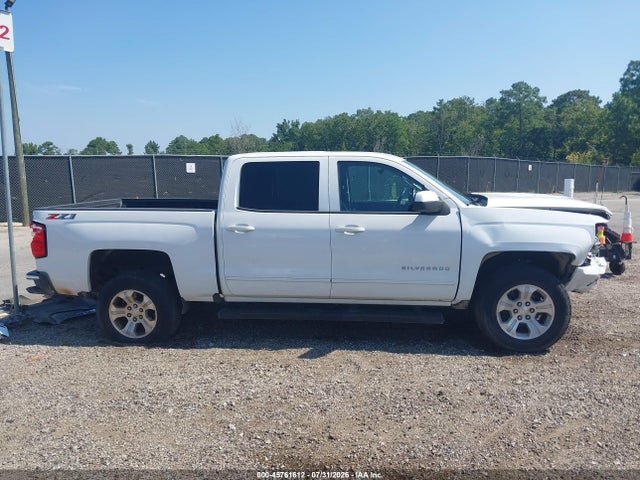 45761612 :رقم المزاد ، 3GCUKREC3JG645872 vin ، 2018 Chevrolet Silverado 1500 2lt مزاد بيع