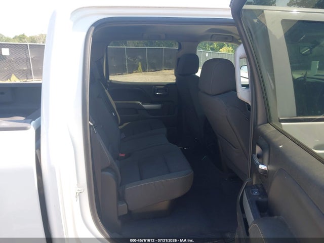 45761612 :رقم المزاد ، 3GCUKREC3JG645872 vin ، 2018 Chevrolet Silverado 1500 2lt مزاد بيع