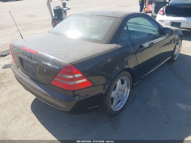 Aukcja sprzedaży 2000 Mercedes-benz Slk 230 Kompressor, vin: WDBKK47F9YF145386, numer aukcji: 45761685